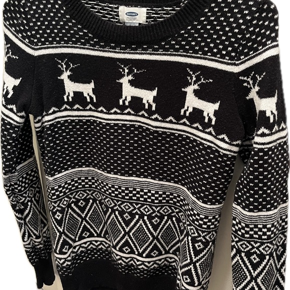 Black and White Old Navy Sweater Size Small - EUC - Picture 3 of 3